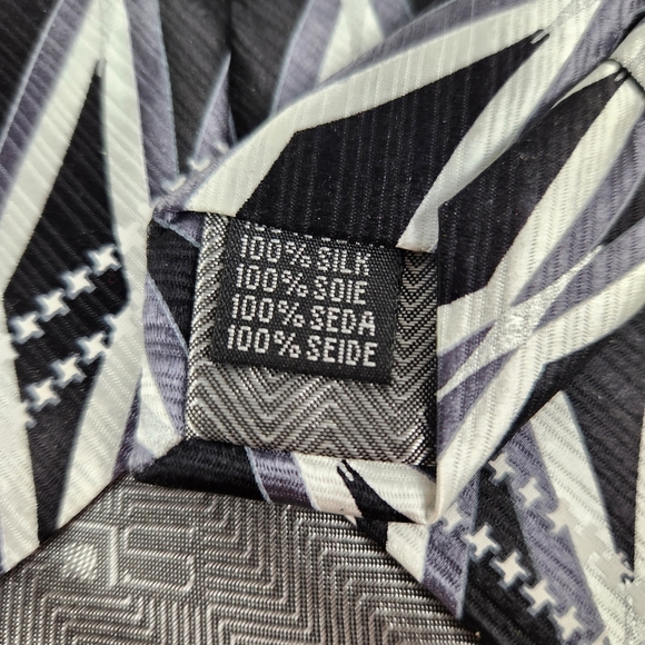 Stevenland NWT Black Silver Geometric 100% Silk Tie Men's OS - Picture 4 of 5